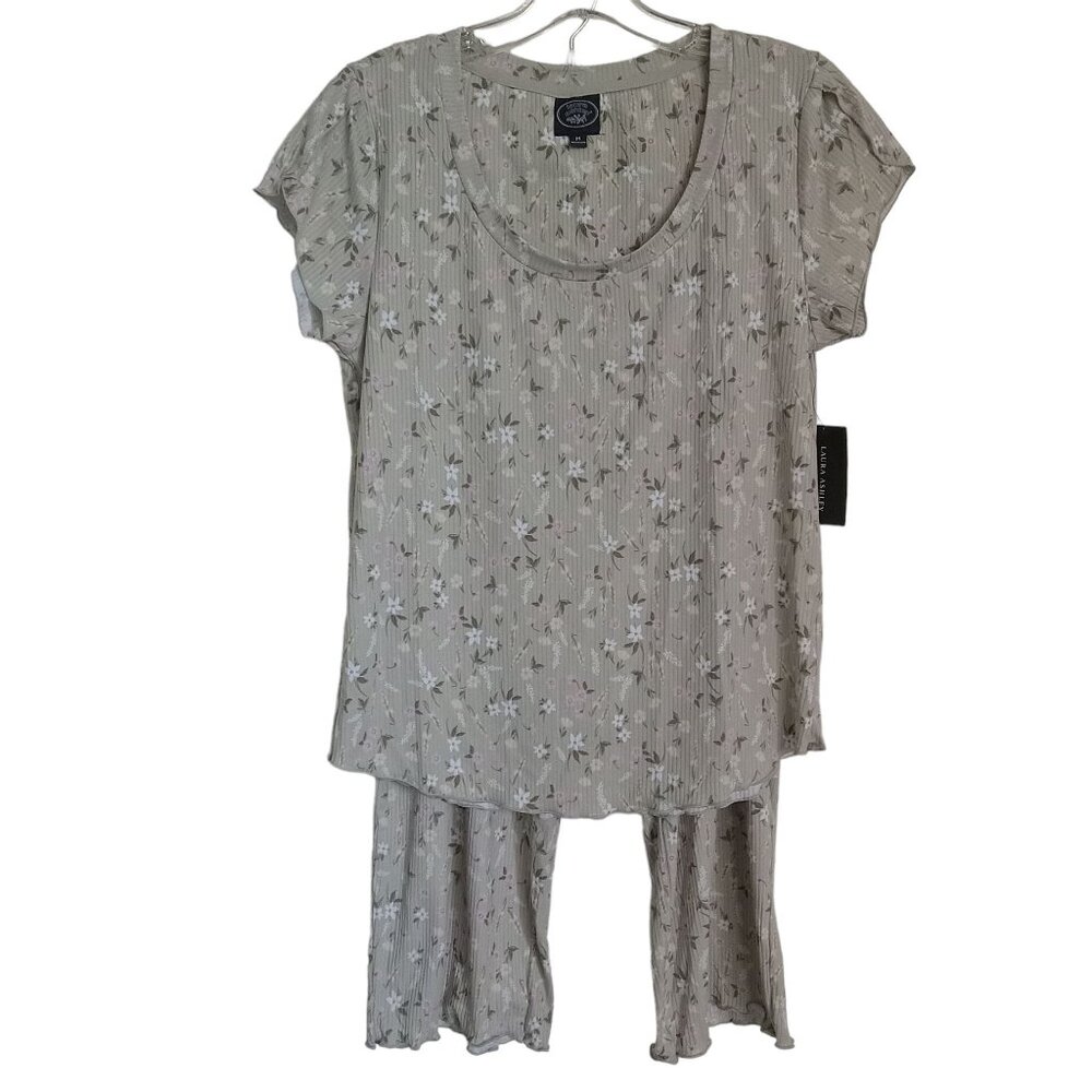 Laura Ashley Women Pullover Short Sleeved Top Capri Pajama Set Size Medium